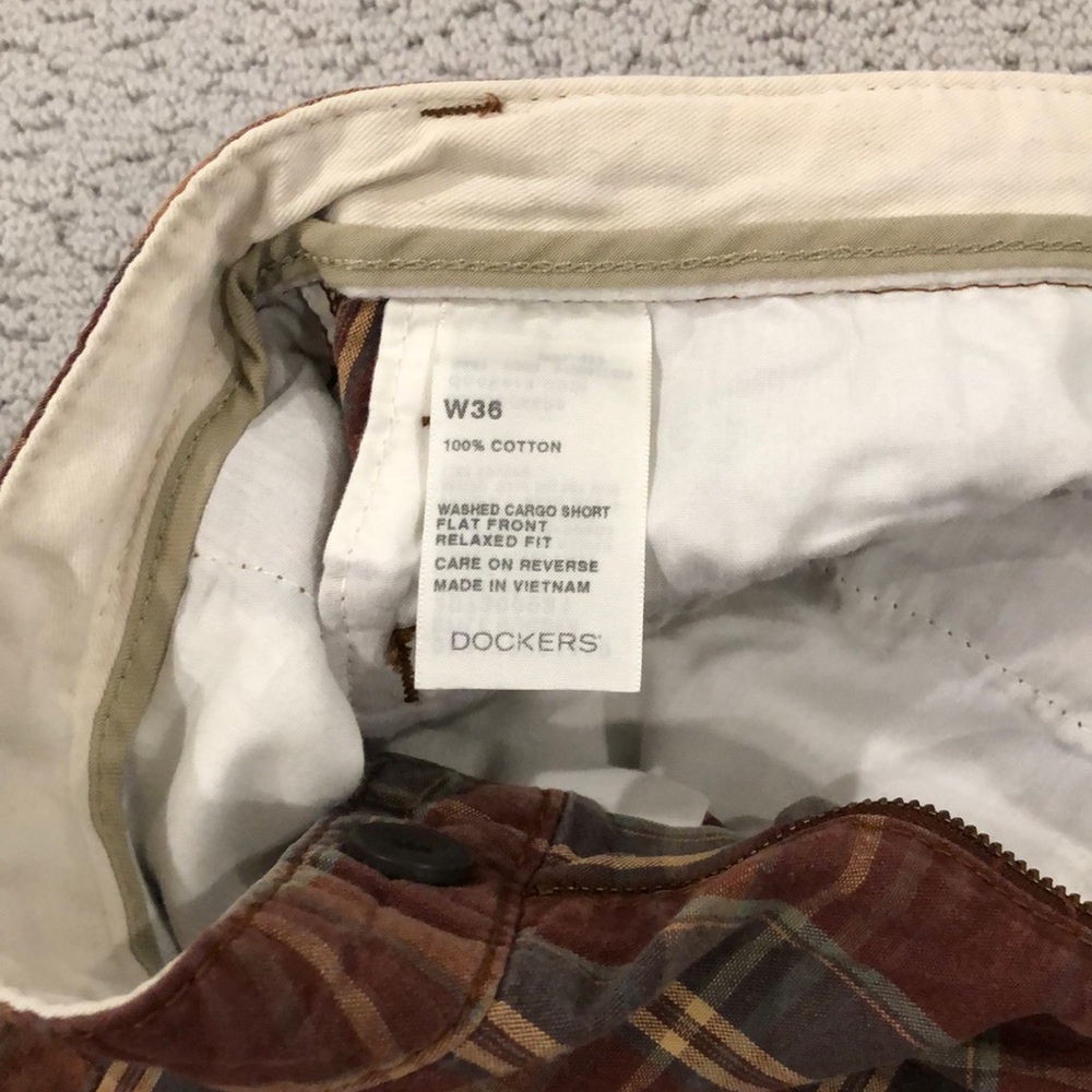 Dockers men’s burgundy plaid shorts 🤩 - Picture 3 of 4